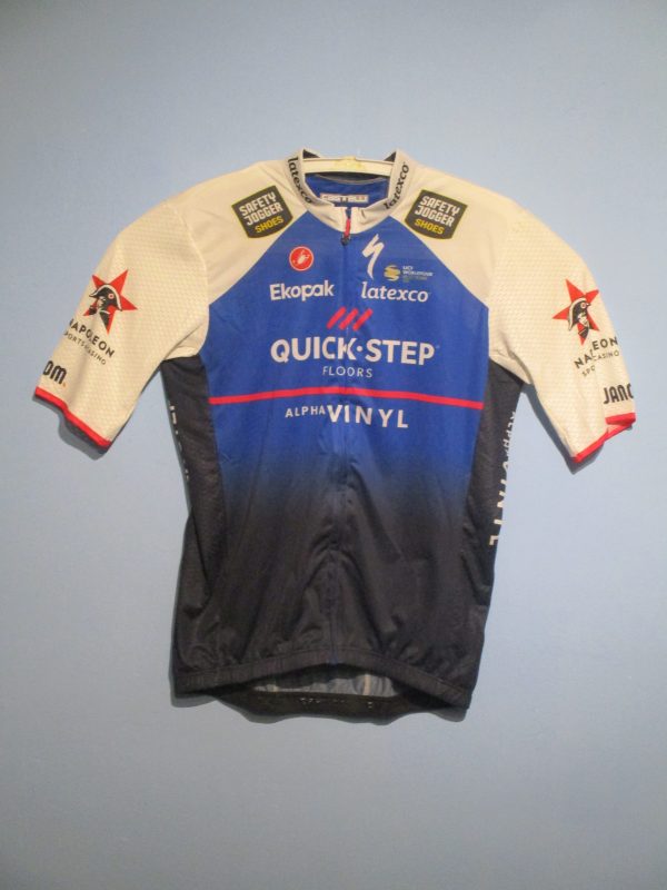 QUICKSTEP (na)-ALFAVINILO 2022